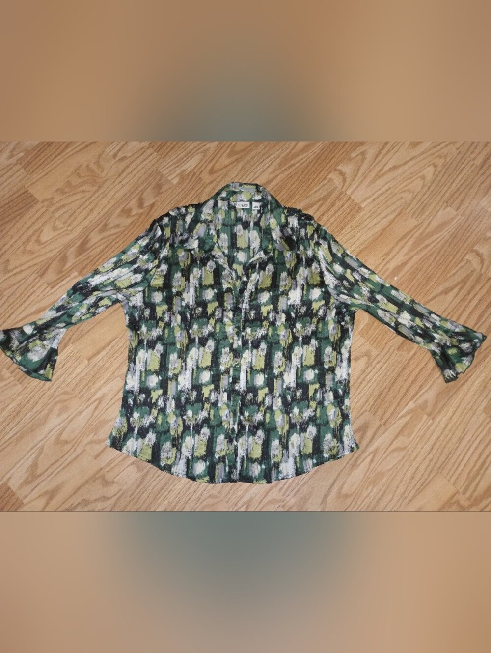 Cato Top. Button Up. Satiny. Women's XL